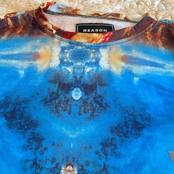 Two  Sided Artistic Graphic Tee - Picture 7 of 10